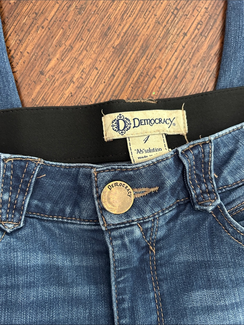 Democracy AbSol Straight Leg Jeans in Mid Blue Wash Size 4 EUC - Picture 4 of 8